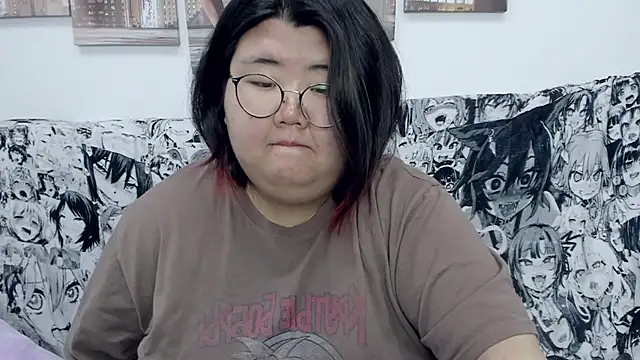 Snapshot of Nadine_asian chatting on 12-31-24, 06:27 Nadine asian online show from 12-31-24, 06:27