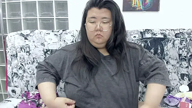 Snapshot of Nadine_asian chatting on 09-13-25, 01:38 Nadine asian online show from 09-13-25, 01:38