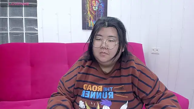 Snapshot of Nadine_asian chatting on 10-05-25, 08:23 Nadine asian online show from 10-05-25, 08:23