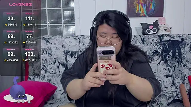 Snapshot of Nadine_asian chatting on 10-23-25, 07:40 Nadine asian online show from 10-23-25, 07:40