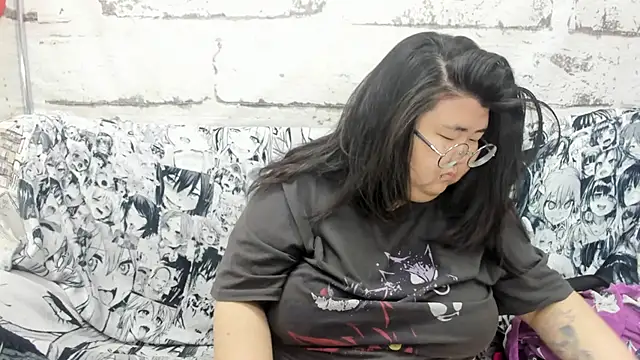 Snapshot of Nadine_asian chatting on 11-07-25, 08:36 Nadine asian online show from 11-07-25, 08:36