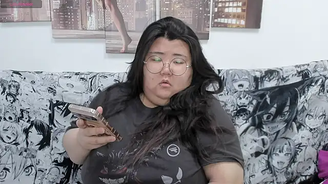 Snapshot of Nadine_asian chatting on 11-22-25, 01:37 Nadine asian online show from 11-22-25, 01:37