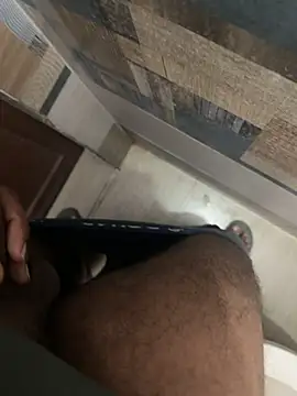 Snapshot of Vbreaker chatting on 10-28-25, 06:21 Vbreaker online show from 10-28-25, 06:21