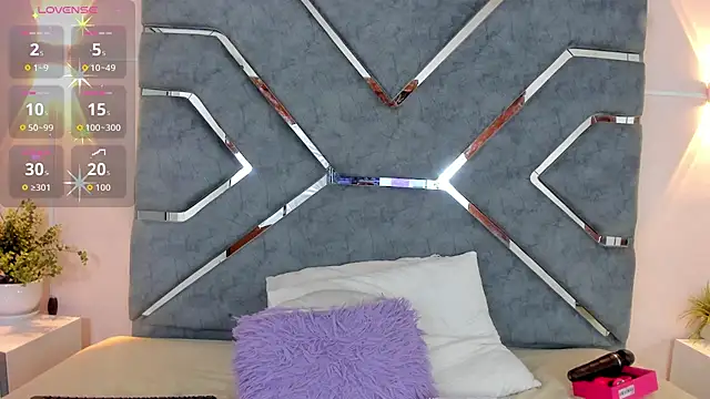 LucciaPorter online show from 04-10-26, 01:49