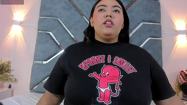 LucciaPorter online show from 04-19-26, 02:49