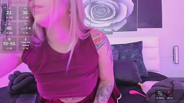 isabella simons online show from 10-19-25, 02:34