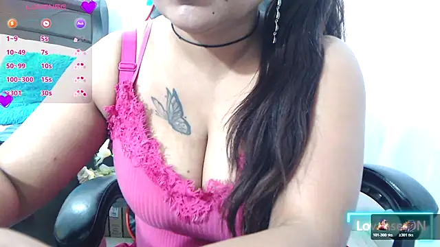 Snapshot of _Aahana_ chatting on 11-21-25, 06:45 Aahana online show from 11-21-25, 06:45