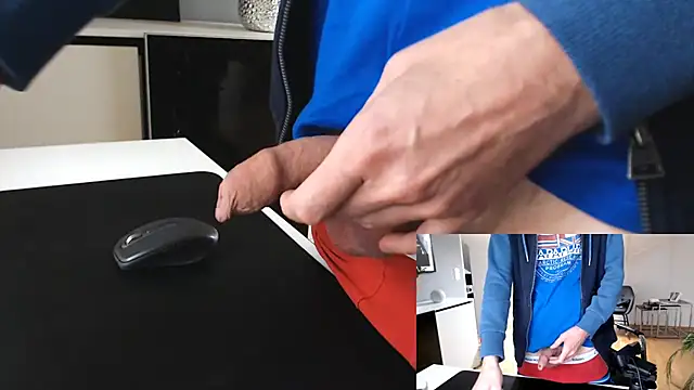 Snapshot of sperma_tributes chatting on 09-30-25, 07:13 sperma tributes online show from 09-30-25, 07:13