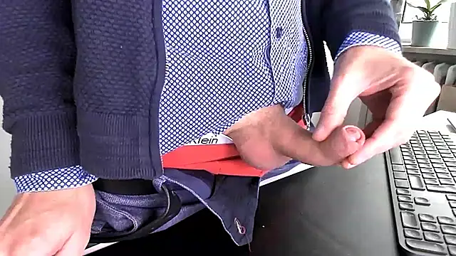 Snapshot of sperma_tributes chatting on 10-06-25, 07:50 sperma tributes online show from 10-06-25, 07:50