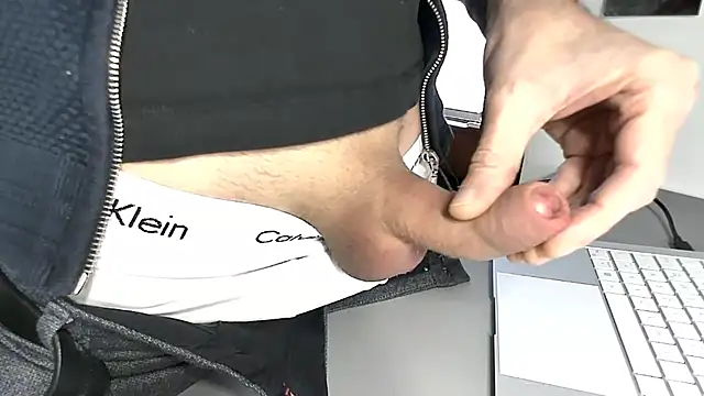 Snapshot of sperma_tributes chatting on 01-07-26, 08:06 sperma tributes online show from 01-07-26, 08:06