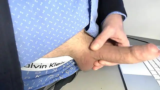 Snapshot of sperma_tributes chatting on 01-15-26, 08:52 sperma tributes online show from 01-15-26, 08:52