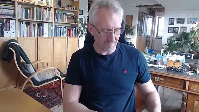 Snapshot of tom-swede chatting on 12-02-25, 12:10 tom-swede online show from 12-02-25, 12:10