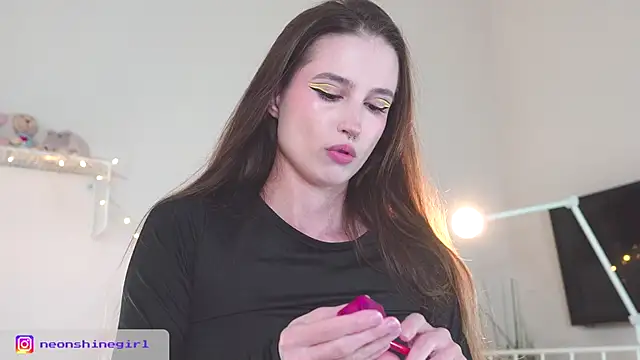 NeonShine online show from 10-07-25, 05:04