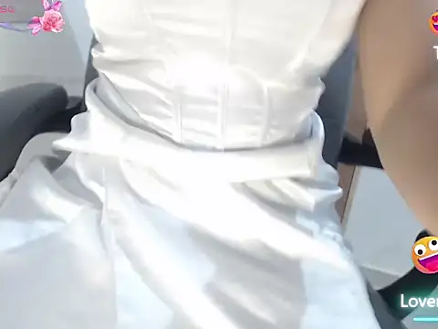 Snapshot of sweettmiah chatting on 11-18-25, 03:38 sweettmiah online show from 11-18-25, 03:38