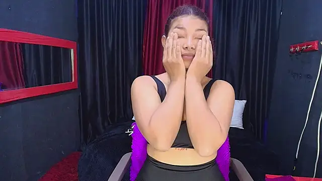 Snapshot of JadaRoberts chatting on 12-06-24, 12:49 JadaRoberts online show from 12-06-24, 12:49