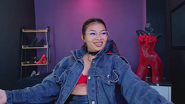 Snapshot of JadaRoberts chatting on 12-10-24, 11:51 JadaRoberts online show from 12-10-24, 11:51