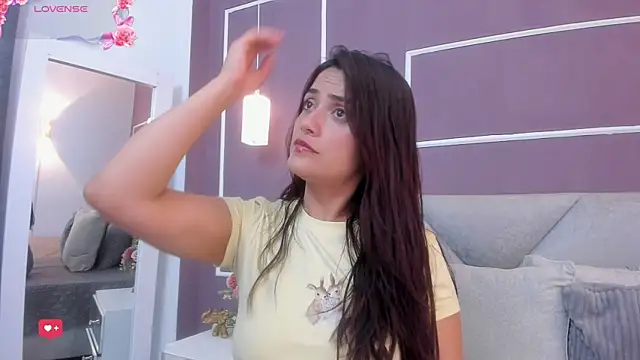 Snapshot of katrina_kaif_x chatting on 07-13-26, 07:27 katrina kaif x online show from 07-13-26, 07:27