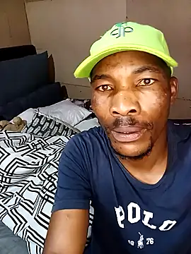 Snapshot of Ngamla123 chatting on 10-12-25, 06:01 Ngamla123 online show from 10-12-25, 06:01