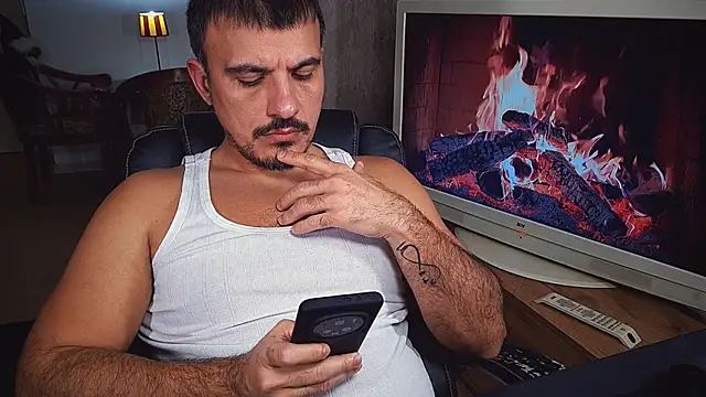 officeman7 online show from 12-23-24, 06:05