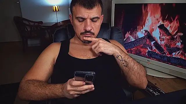 officeman7 online show from 01-24-25, 05:11