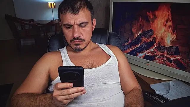 officeman7 online show from 02-04-25, 09:41