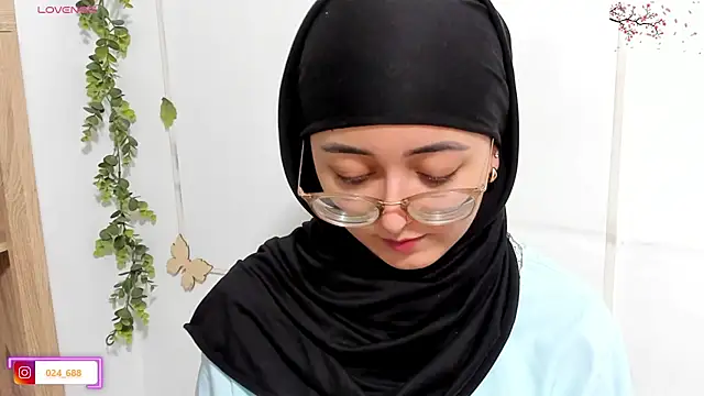 Snapshot of aysel_elid chatting on 05-23-26, 06:12 aysel elid online show from 05-23-26, 06:12
