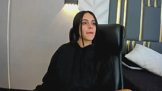 ChloeHarper  online show from 07-19-26, 01:04