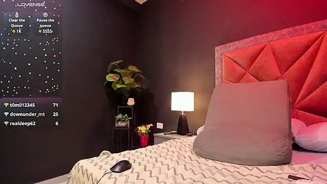 Snapshot of mia_milff chatting on 03-01-25, 09:15 mia milff online show from 03-01-25, 09:15