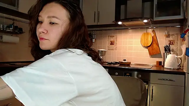 Kelly Yon online show from 12-28-24, 08:47