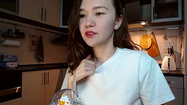 Snapshot of Kelly_Yon chatting on 03-16-25, 09:37 Kelly Yon online show from 03-16-25, 09:37