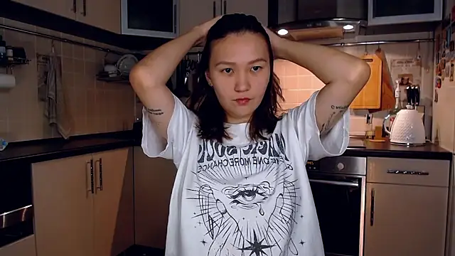 Snapshot of Kelly_Yon chatting on 09-23-25, 08:45 Kelly Yon online show from 09-23-25, 08:45