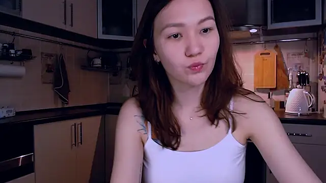 Snapshot of Kelly_Yon chatting on 12-01-25, 06:07 Kelly Yon online show from 12-01-25, 06:07