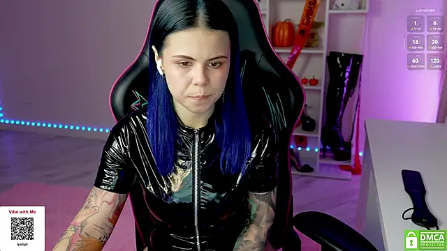 Latex Kitty online show from 10-29-25, 03:14