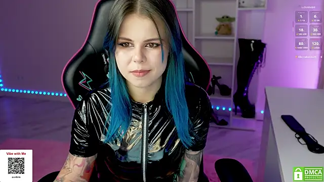 Latex Kitty online show from 11-22-25, 02:05