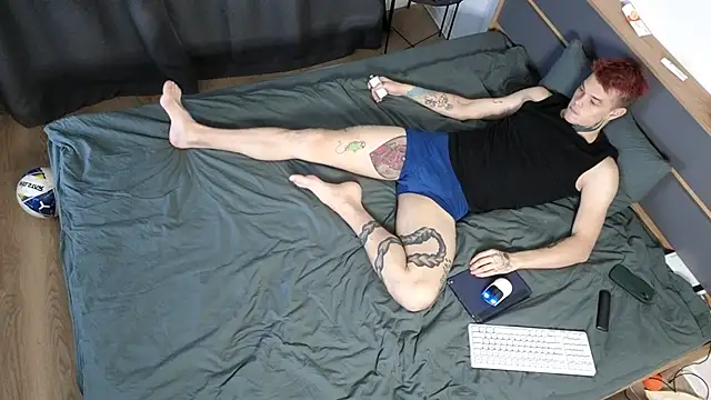 DENIS HERE online show from 10-30-25, 03:35