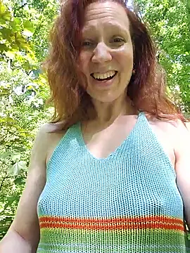 Snapshot of Exhibitionsplit chatting on 05-16-26, 10:36 Exhibitionsplit online show from 05-16-26, 10:36