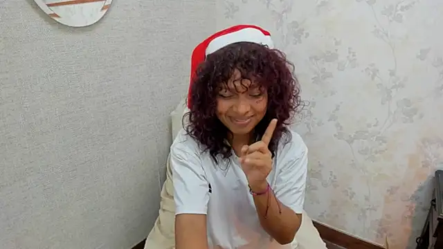 Snapshot of Naomi_Tylers chatting on 12-14-25, 10:58 Naomi Tylers online show from 12-14-25, 10:58