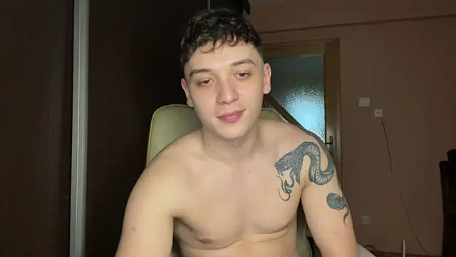 Snapshot of Joedonovan1 chatting on 02-25-25, 06:42 Joedonovan1 online show from 02-25-25, 06:42