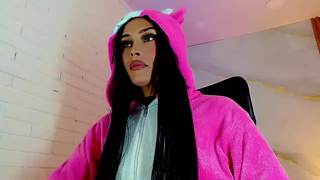 CoralineSweett online show from 10-16-25, 03:29