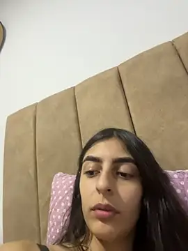 Snapshot of cristel_17 chatting on 06-06-26, 08:57 cristel 17 online show from 06-06-26, 08:57
