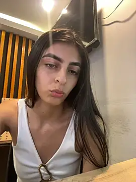 Snapshot of cristel_17 chatting on 06-07-26, 09:40 cristel 17 online show from 06-07-26, 09:40