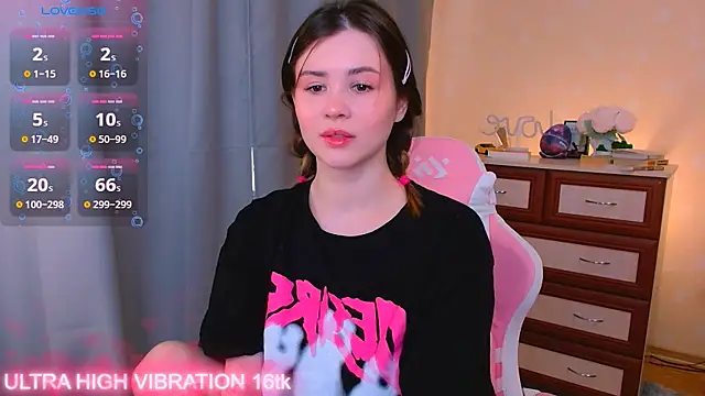 cutie mili online show from 10-19-25, 07:09