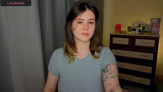 cutie mili online show from 04-17-26, 08:28