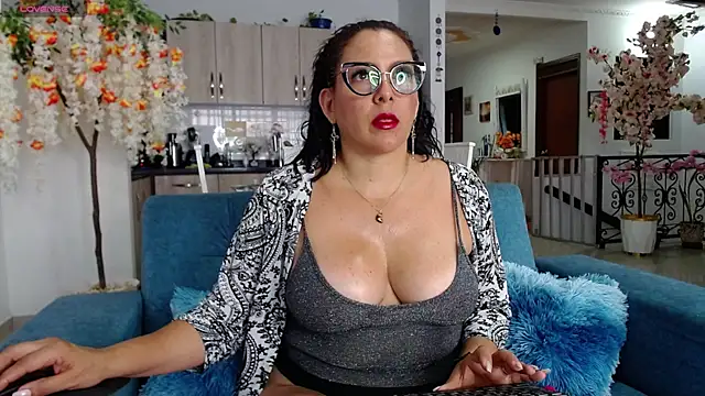 dakota johnson10 online show from 09-19-25, 07:03