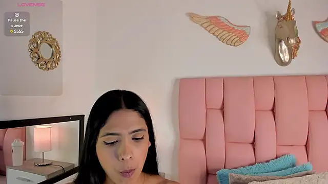 Snapshot of VeronikaOlsen chatting on 01-08-25, 10:37 VeronikaOlsen online show from 01-08-25, 10:37