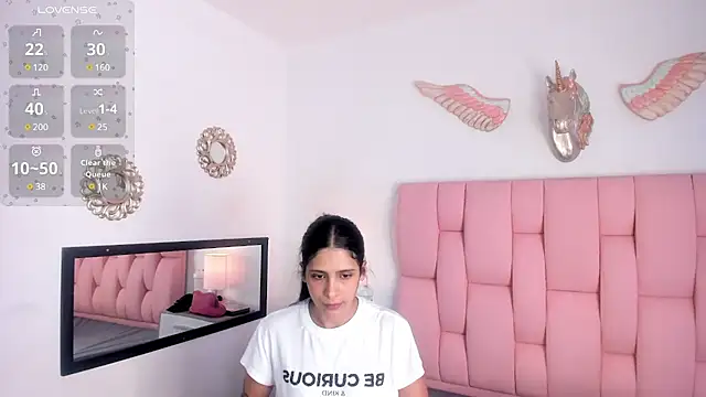 Snapshot of VeronikaOlsen chatting on 02-03-25, 12:47 VeronikaOlsen online show from 02-03-25, 12:47
