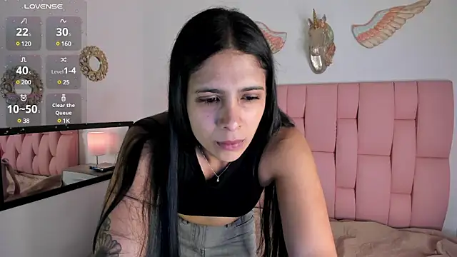 Snapshot of VeronikaOlsen chatting on 02-05-25, 01:00 VeronikaOlsen online show from 02-05-25, 01:00