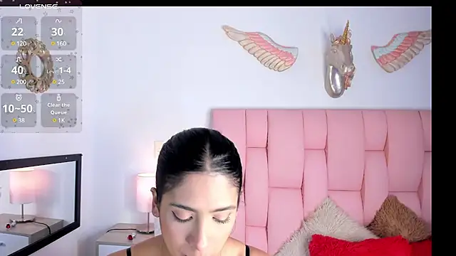 Snapshot of VeronikaOlsen chatting on 02-06-25, 04:03 VeronikaOlsen online show from 02-06-25, 04:03