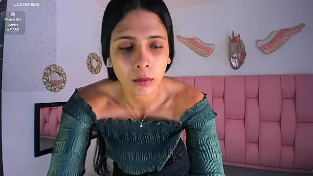 Snapshot of VeronikaOlsen chatting on 03-18-25, 12:36 VeronikaOlsen online show from 03-18-25, 12:36