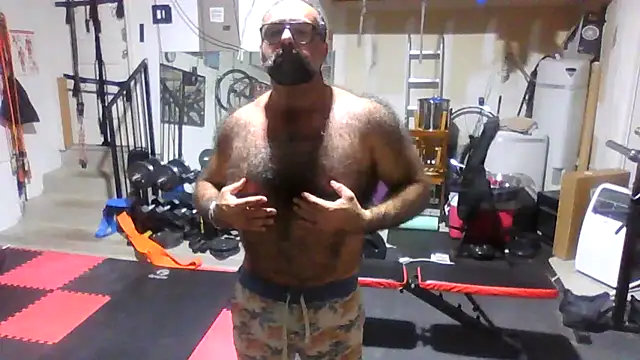 Snapshot of chainjulious chatting on 10-28-25, 12:52 chainjulious online show from 10-28-25, 12:52